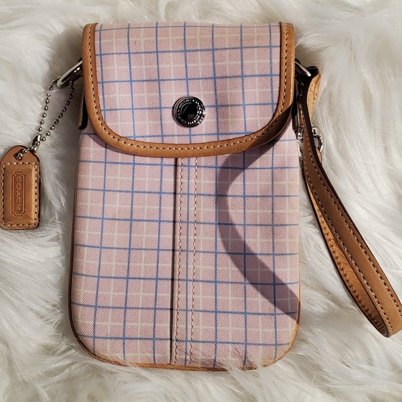 Coach Handbags - Coach  Hamptons Vintage  Wallet, Wristlet  Mint Condition